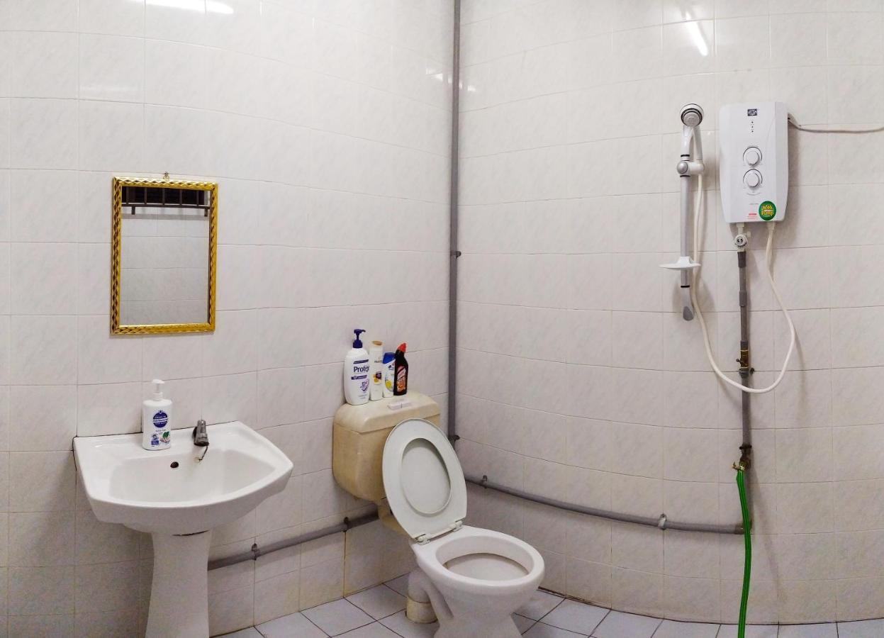 Victoria Homestay Sibu - Next To Shopping Complex & Large Car Park Area With Autogate Exterior foto